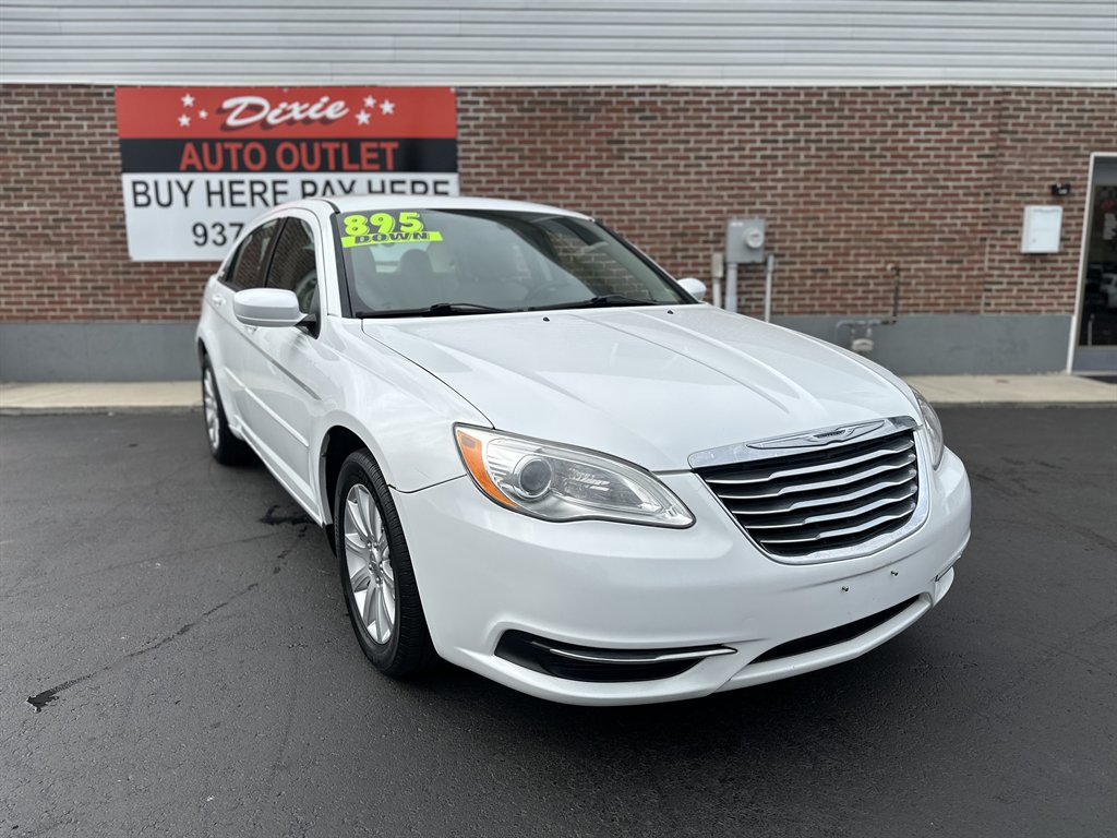 2012 Chrysler 200 Touring's photo