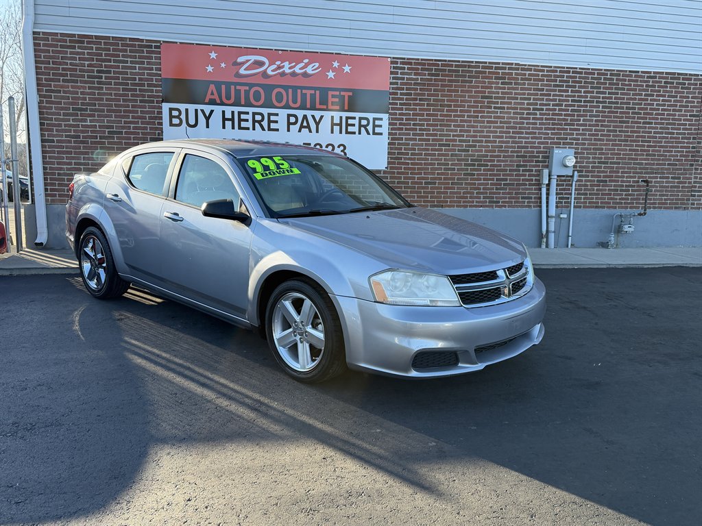 2013 Dodge Avenger SE's photo