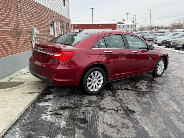 2013 Chrysler 200 Limited's photo