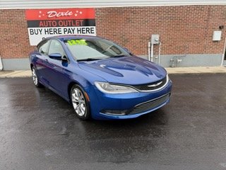 2015 Chrysler 200 S's photo