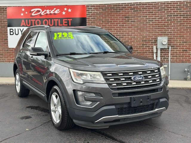 2017 Ford Explorer XLT 4WD's photo