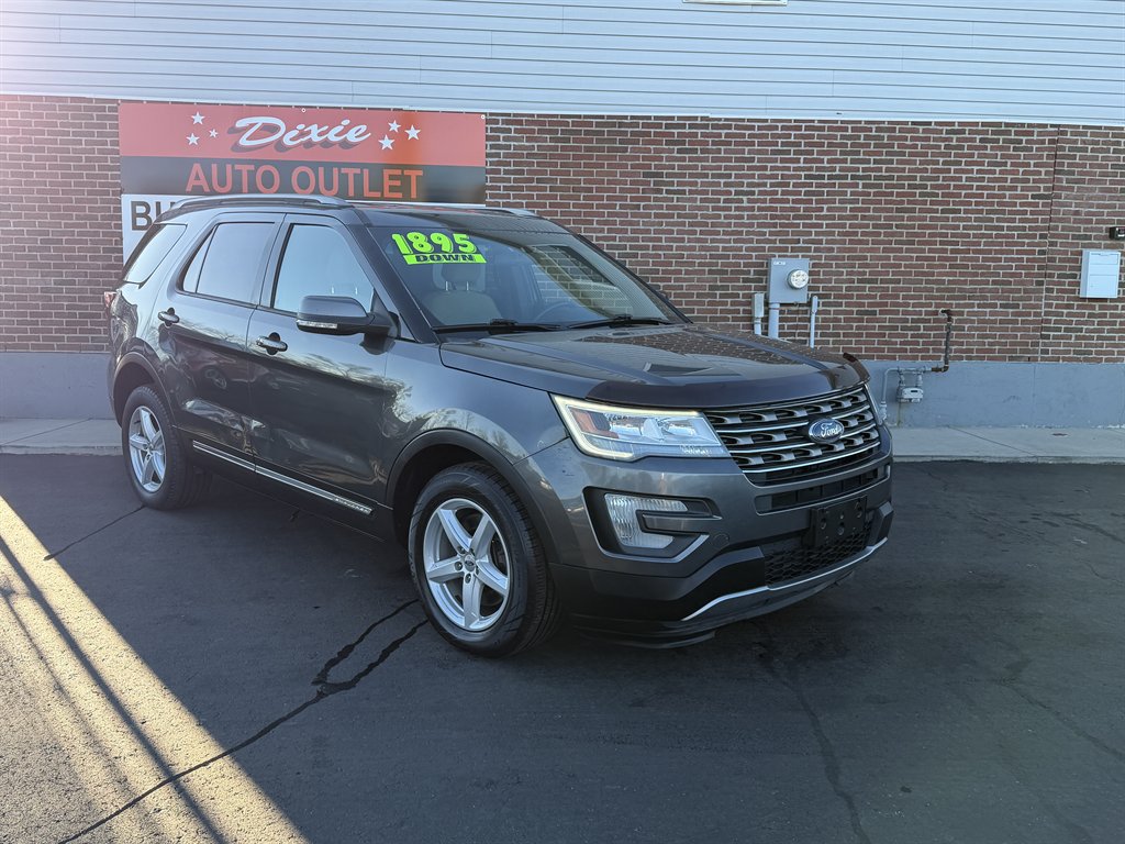 2016 Ford Explorer XLT's photo